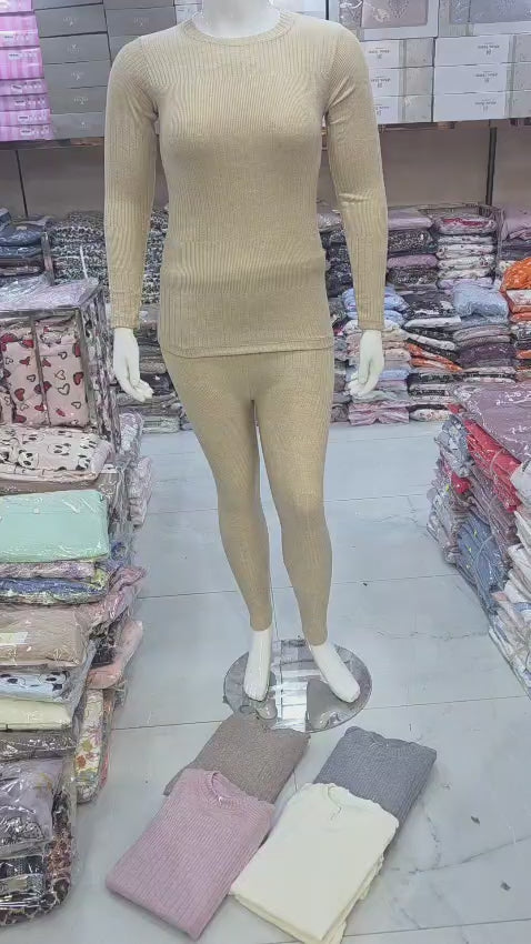 طقم من صوفة دافئة