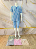 طقم بيجامة صيفي نسائي من قطعتين بنقشة معينات وربطات - ألوان متعددةEnsemble de pyjama d'été deux pièces pour femme à motif argyle et liens - Plusieurs coloris