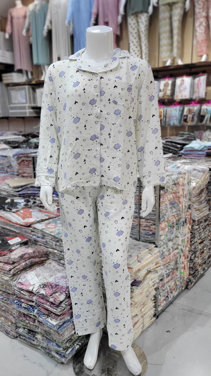 Pyjamas بيجامة