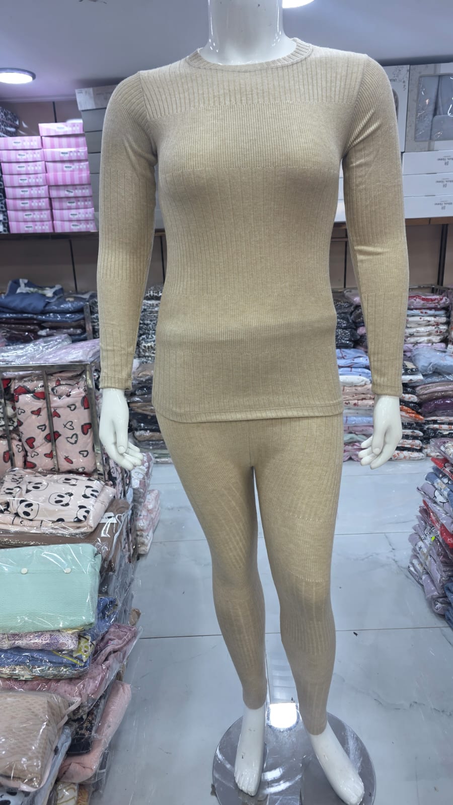 طقم من صوفة دافئة